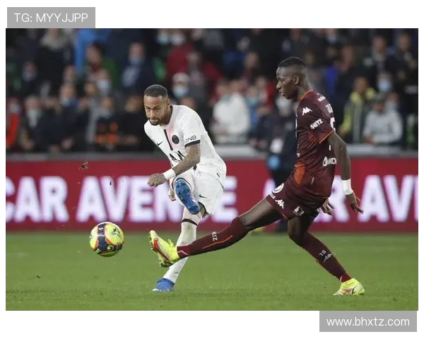 法甲球员场上表现评估：技术动作、跑动距离与评分指标